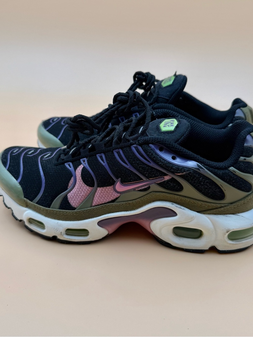 Nike Air Max Plus TN GS 5Y (Women’s 6.5) Black Purple Pink DX3093 Sneakers
